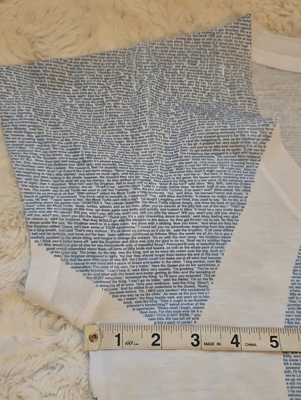 Alice In Wonderland LITHOGRAHS v-neck Graphic Tee Story Print Med. Original - Picture 6 of 8